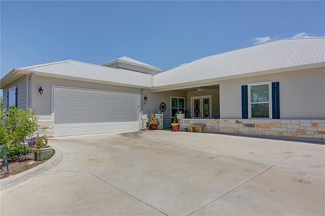 1st image of 215 Tall Forest Dr