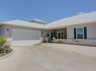 215 Tall Forest Dr, Bastrop, TX 78602