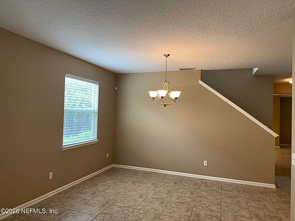 4th image of 417 ADELAIDE Drive