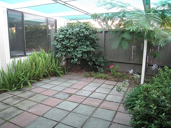 3rd image of 1199 Lyons St
