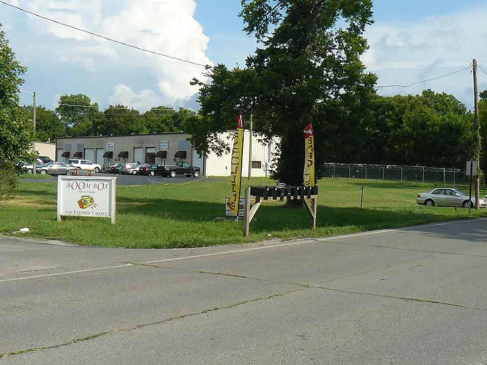 1st image of 135 Old Nashville Hwy
