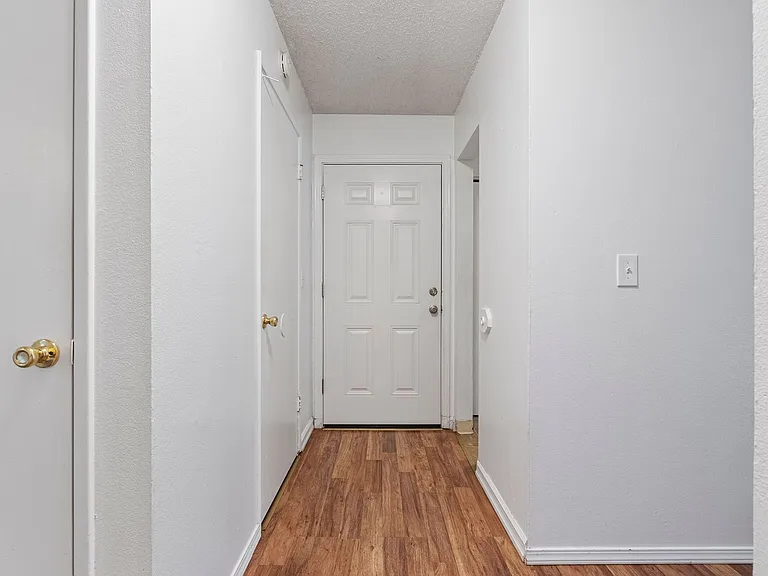 Sandy Terrace Apartments — Photo 19