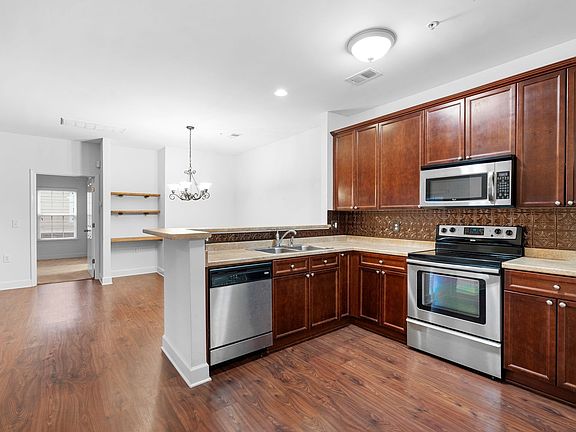 5th image of 8221 Lenox Creekside Dr Unit 3