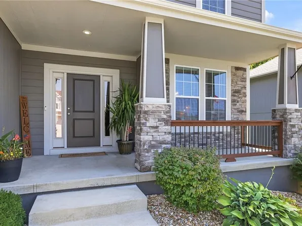 9161 Green Rd, Lenexa, KS 66227