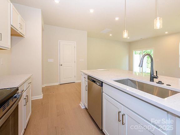 5th image of 4102 Lattistep Ln