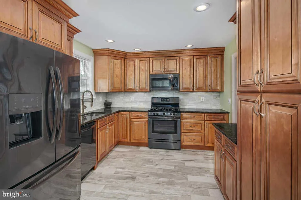 1106 Dolores Ln photo 1