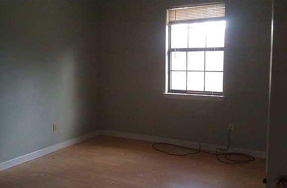 5th image of 3520 Berkley Dr