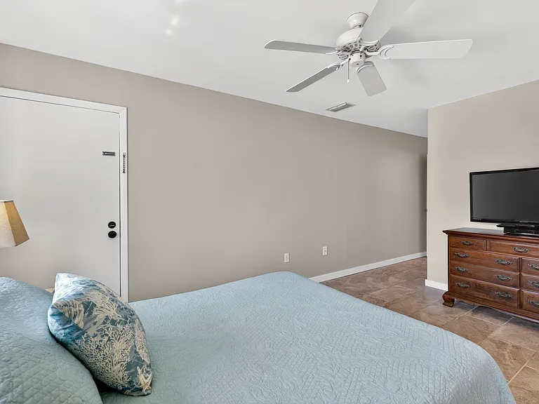 1632 Stickney Point Rd #201 — Photo 13