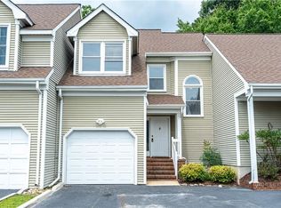 303 Bridge Xing, Yorktown, VA 23692