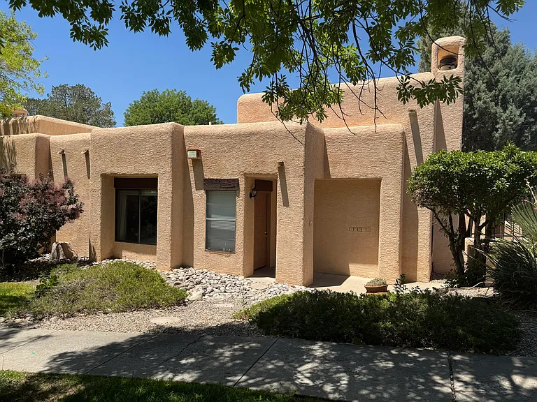 10241 Las Casitas Ct NE — Photo 1