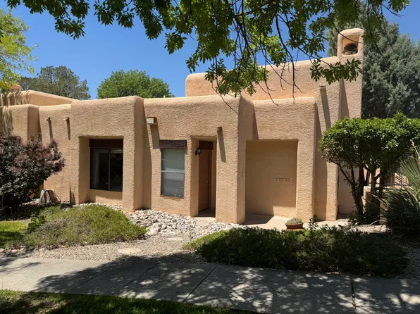 10241 Las Casitas Ct NE, Albuquerque, NM 87111