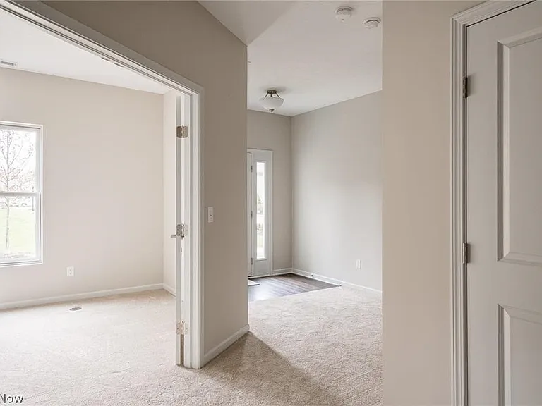 27 Ashbourne Dr — Photo 5