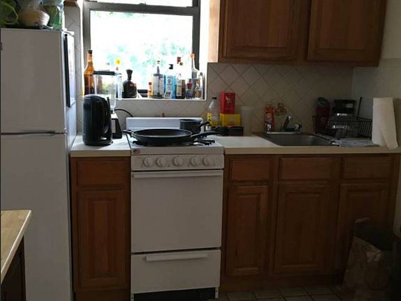2nd image of 209 E 29th St APT 22