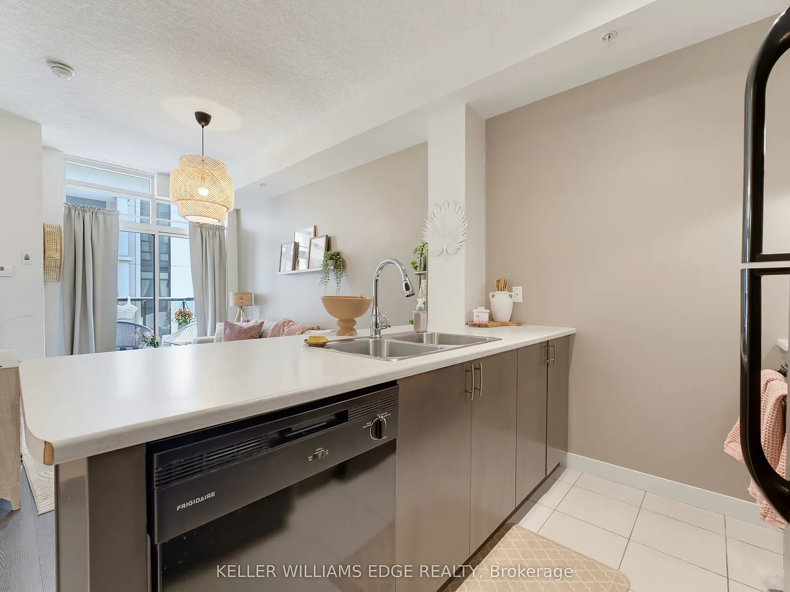 1 bed, $1,900 — Photo 4