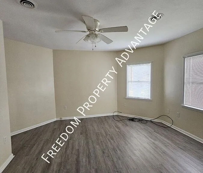 130 Hall Ave #BOTTOM — Photo 14