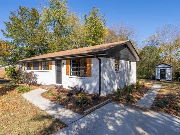 511 Lee Byrd Rd, Loganville, GA 30052