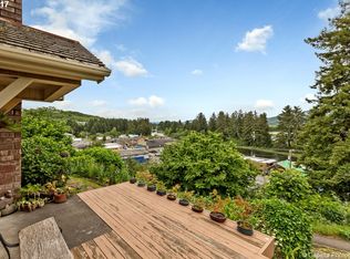 35695 8th St, Nehalem, OR 97131