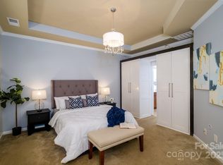 8428 Loxton Cir, Charlotte, NC 28214