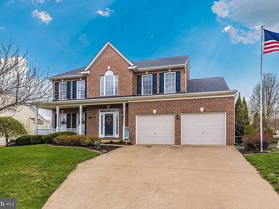 3rd image of 217 Creek Walk Dr