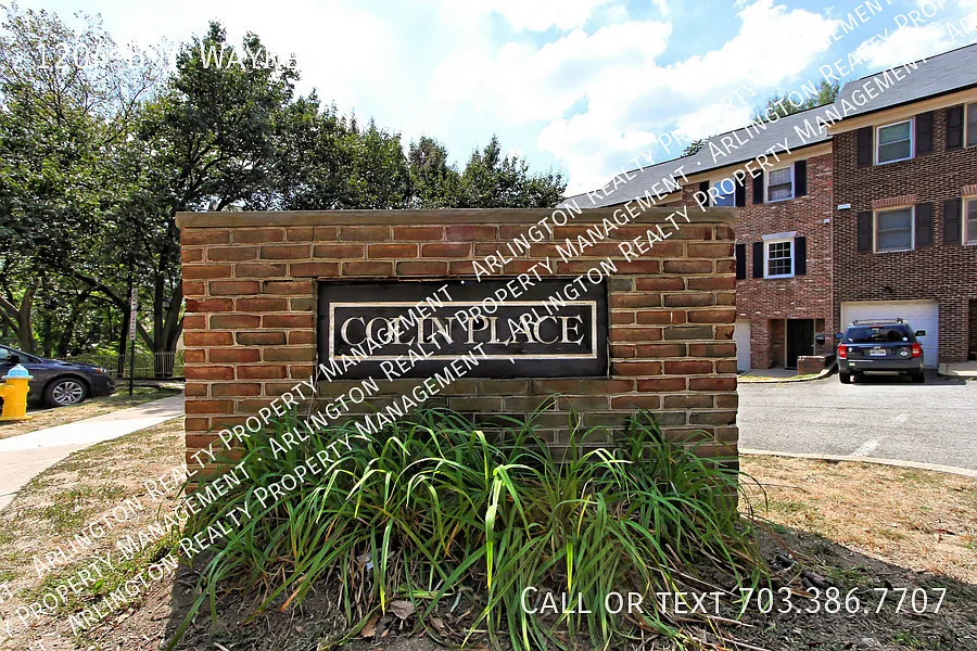 Building Photo - 1204B N Wayne St