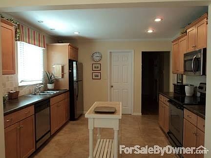 18 inch ceramic tiled floor