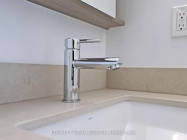 2221 Yonge St #1705 — Photo 26