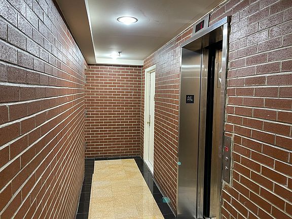 5th image of 7552 113th St APT 5F