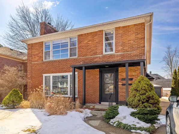 815 Harcourt Rd, Grosse Pointe, MI 48230