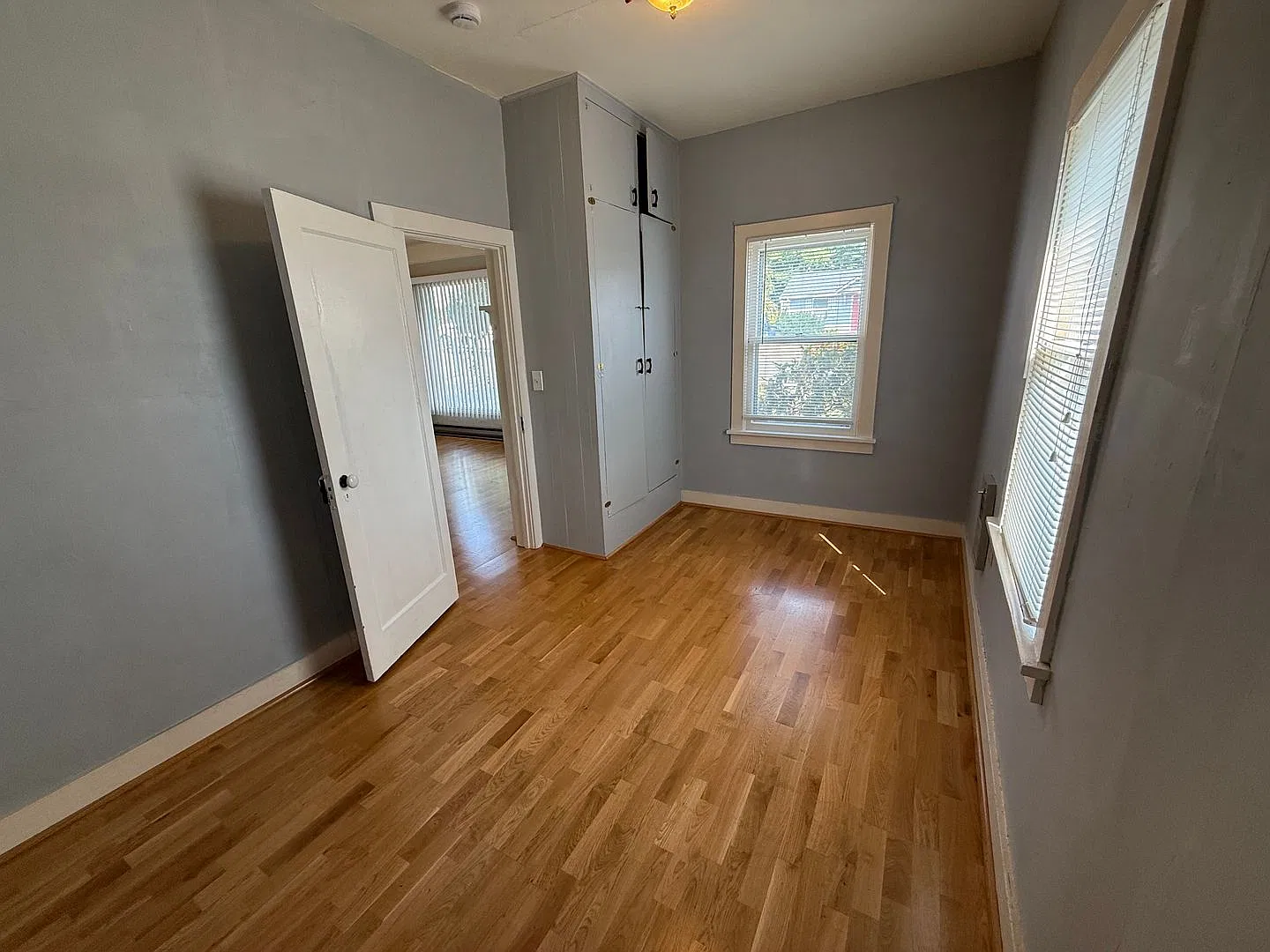 Charming 3-Bedroom Home with Fenced Yard in Camas! — Photo 4