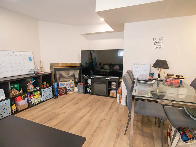 44 Patricia Ave — Photo 6