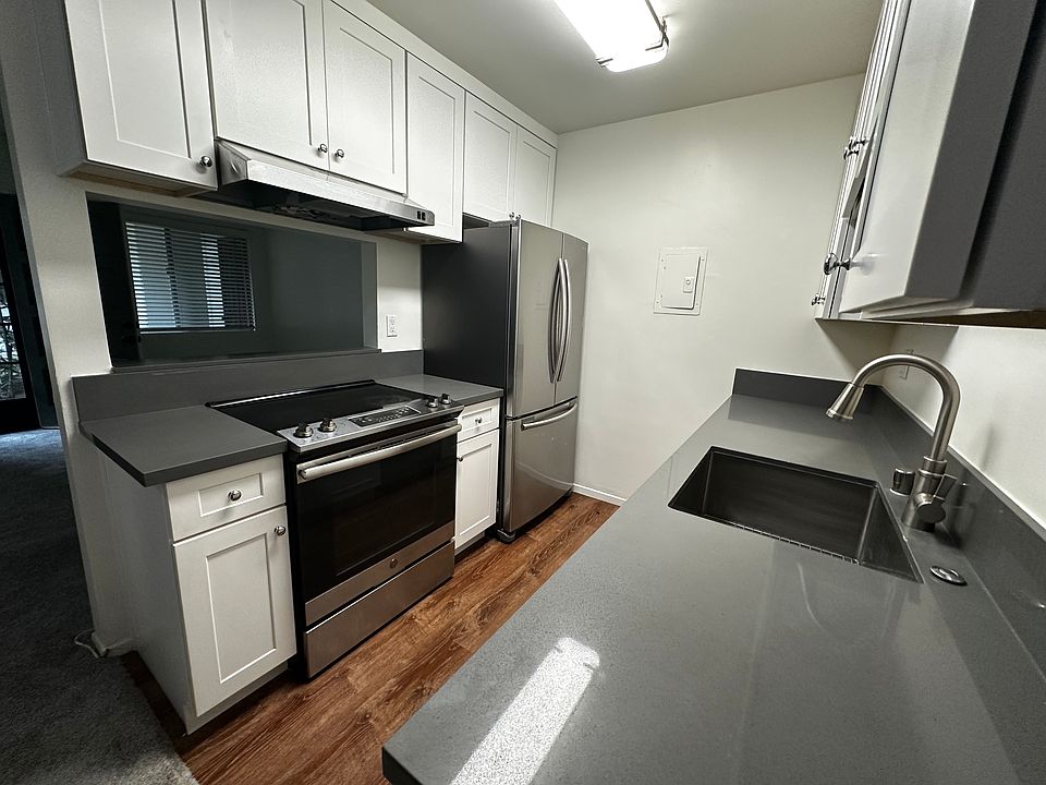 1st image of 3045 Theresa St #5