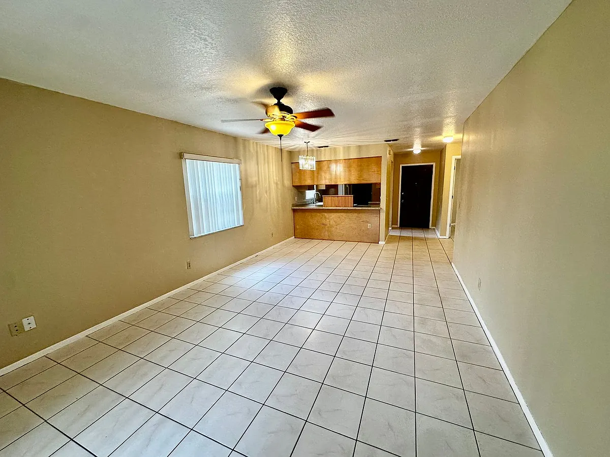 Building Photo - 1303 Candlewyck Dr
