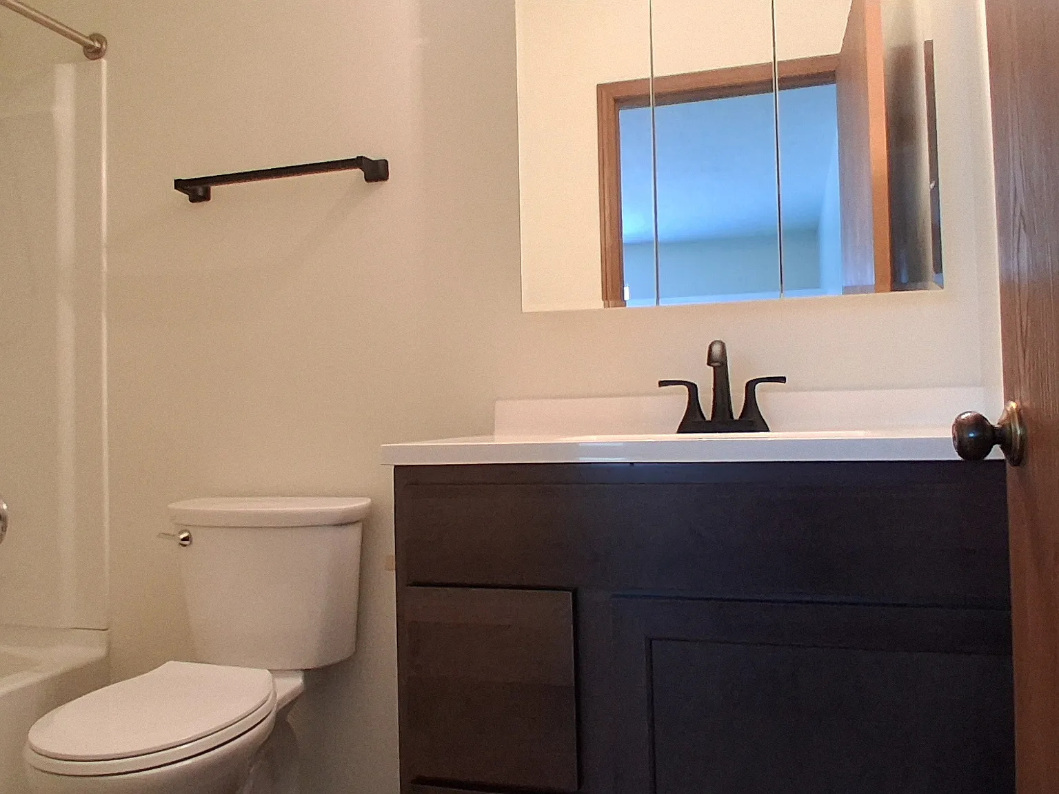 1 bed, 700 sqft, $800 — Photo 3