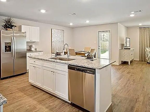 2nd image of 8105 Westwood Cir