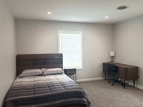 3rd image of 33 Borough St #3