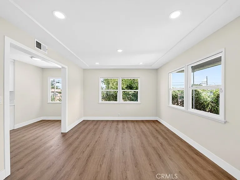 639 N Nora Ave — Photo 10
