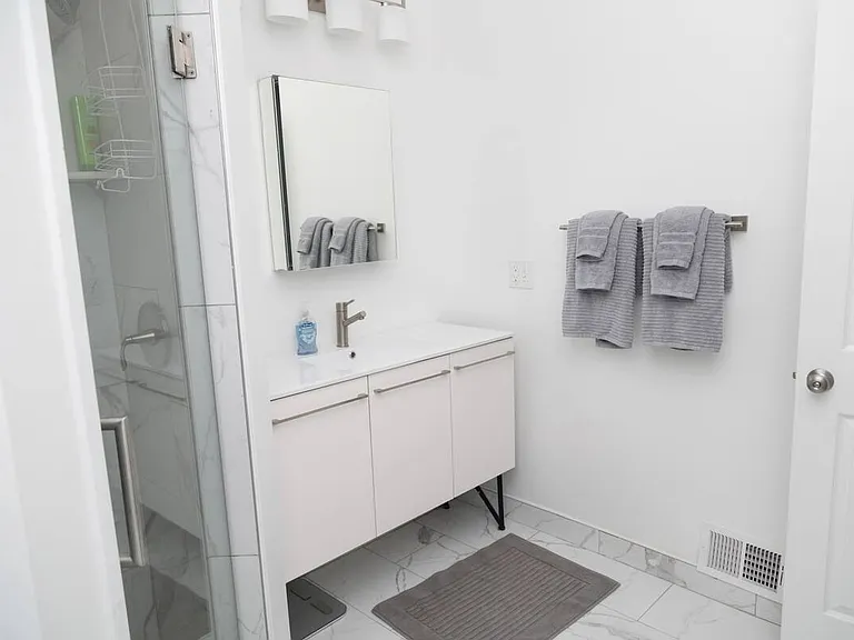 8431 Oakland Ave #1 — Photo 12