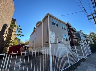 858 S 16Th St, Newark, NJ