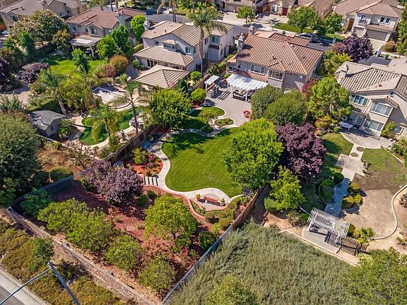 4th image of 5410 Ligurian Dr