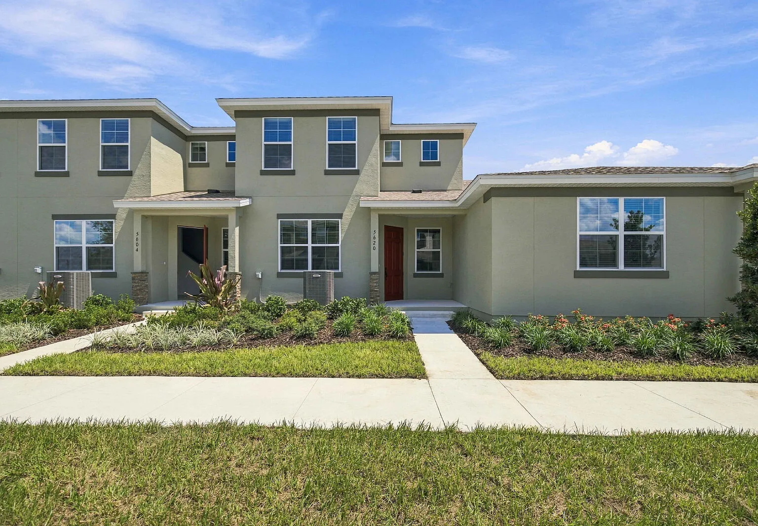 3 bed, 2.5 bath, $1,895 — Photo 1
