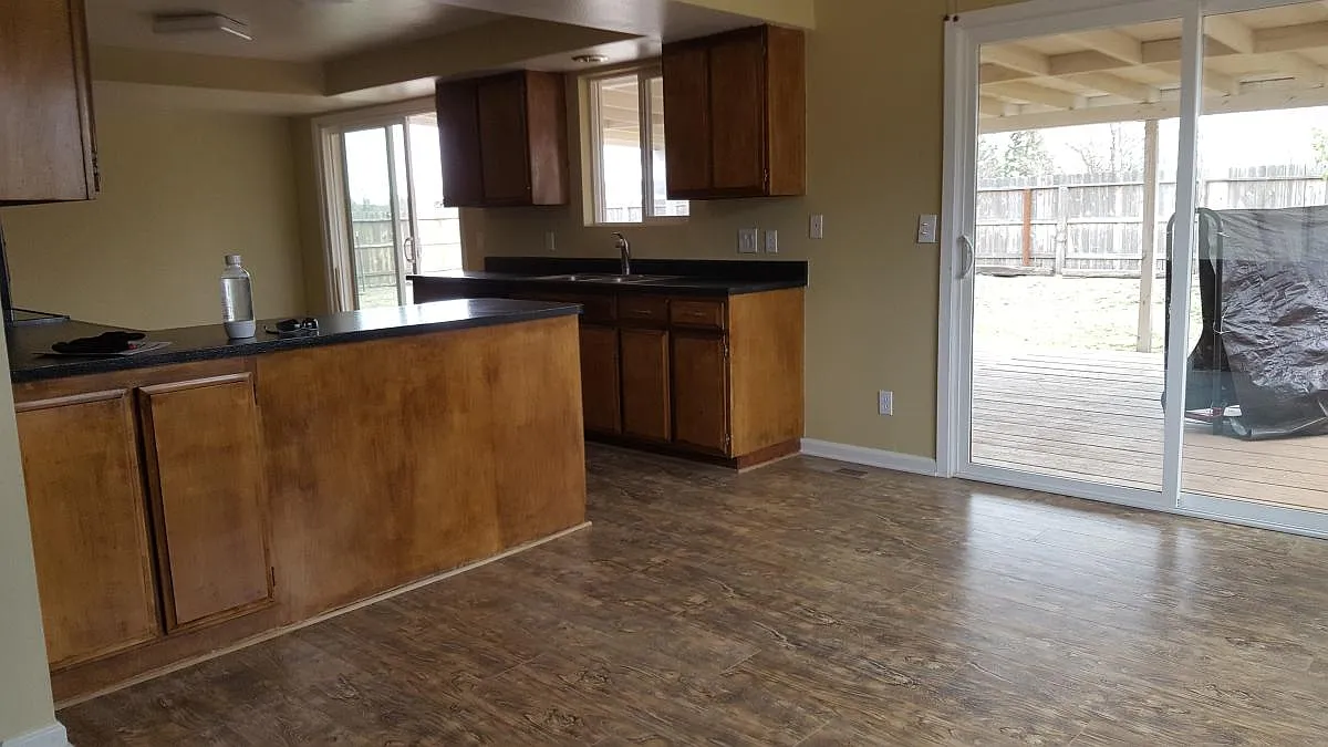 3 bed, 1688 sqft, $2,850 — Photo 2