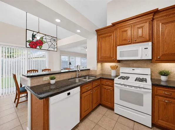 11826 Westlock Dr, Tomball, TX 77377
