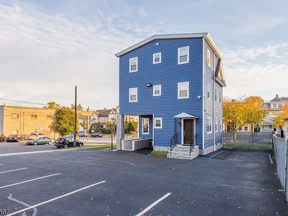 4th image of 414 Clifton Ave #0