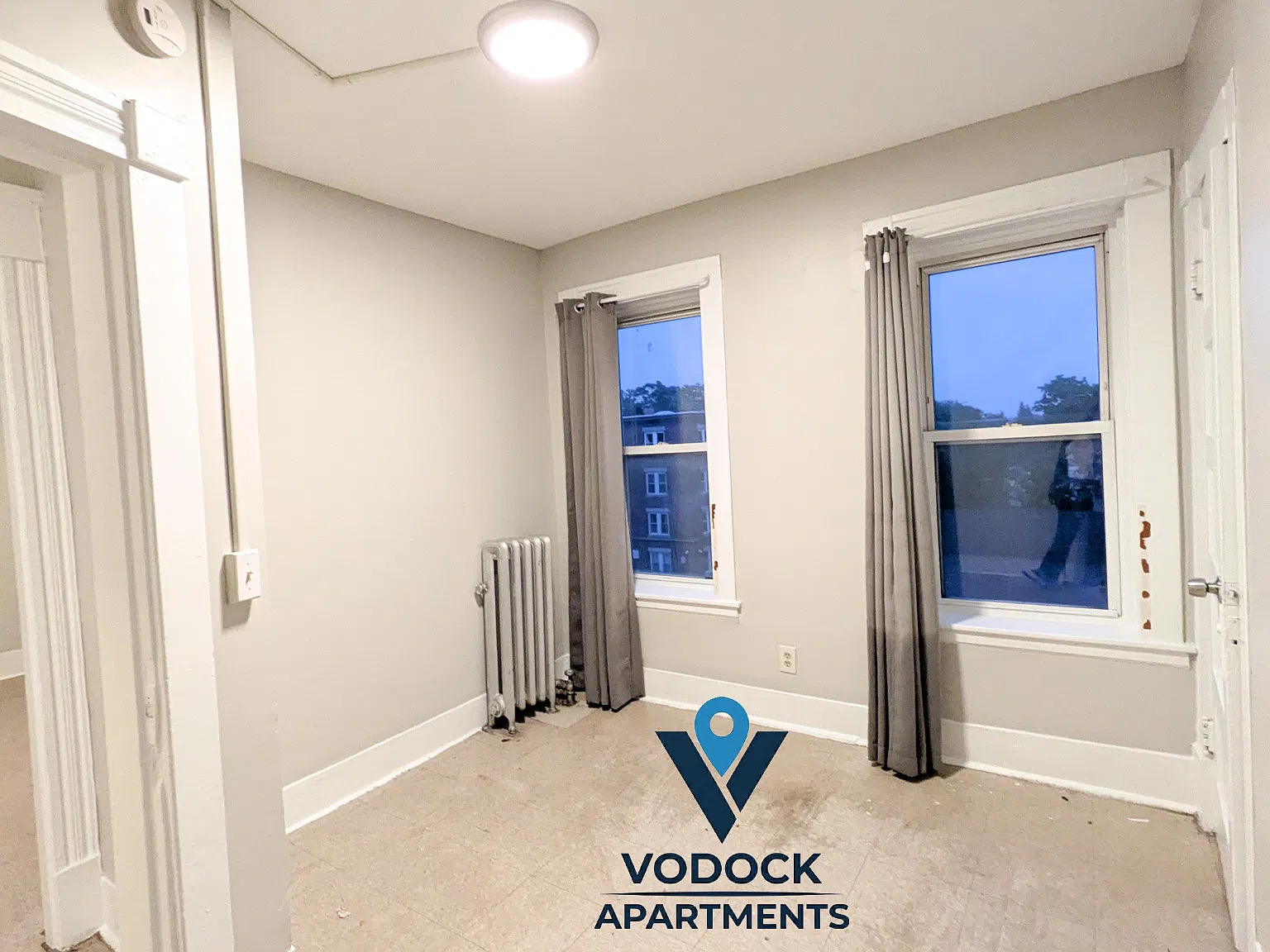 3 bed, 1000 sqft, $1,900 — Photo 2