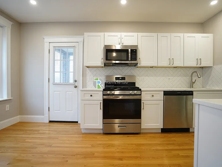 19 Vinal St #1910 — Photo 6
