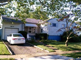 54 Brook Rd, Valley Stream, NY 11581