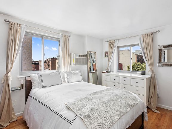 5th image of 184 Thompson St APT 4M
