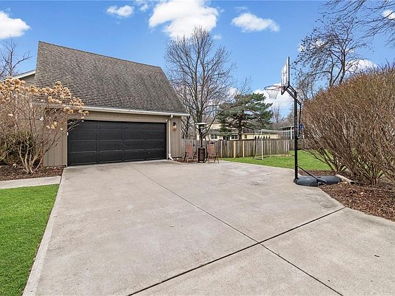 4th image of 12806 Pembroke Cir