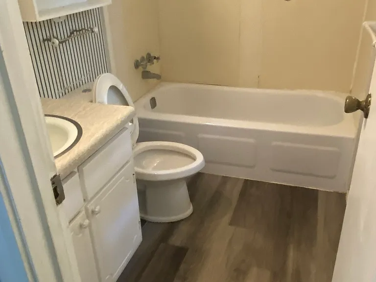 693 Maple Ln — Photo 6
