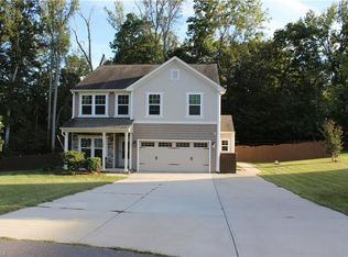 126 Crestwood Ct, Advance, NC 27006